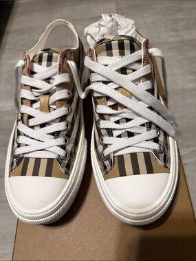Burberry Archive Beige check